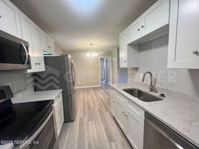 6817 CAMELOT Road, Jacksonville, FL 32211