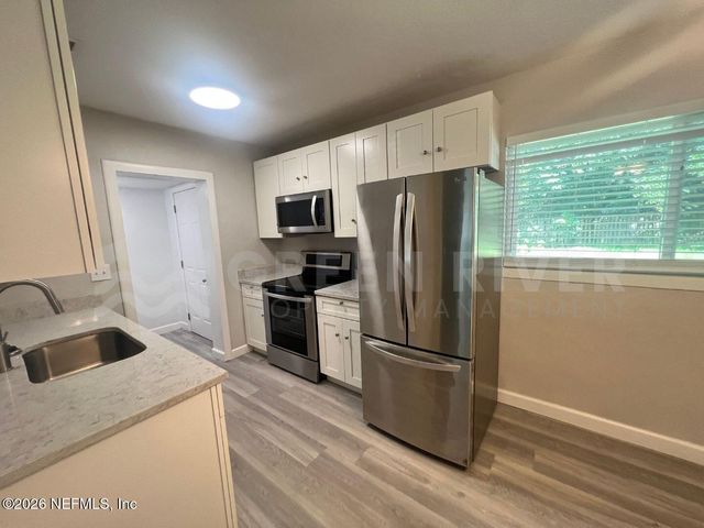 6817 CAMELOT Road, Jacksonville, FL 32211