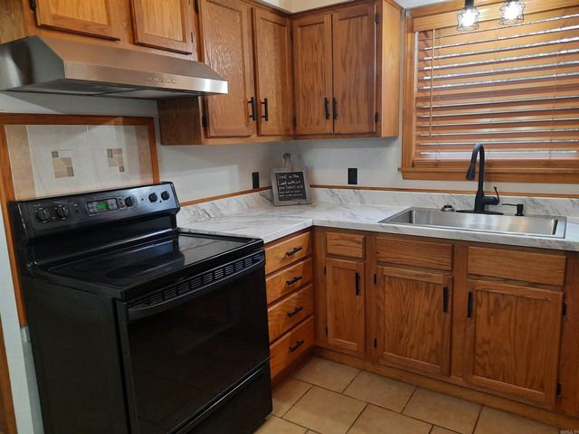 210 N Vine Avenue, Mountain View, AR 72560