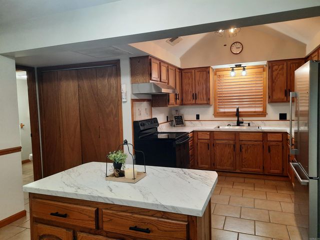 210 N Vine Avenue, Mountain View, AR 72560