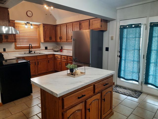 210 N Vine Avenue, Mountain View, AR 72560