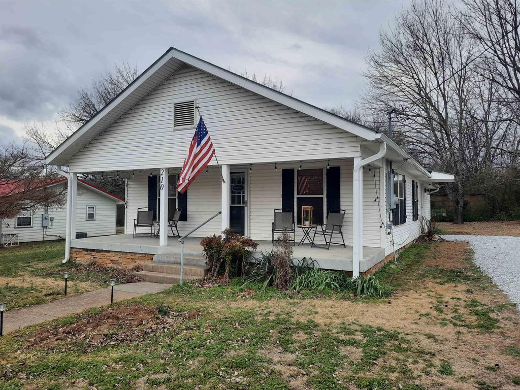 210 N Vine Avenue, Mountain View, AR 72560