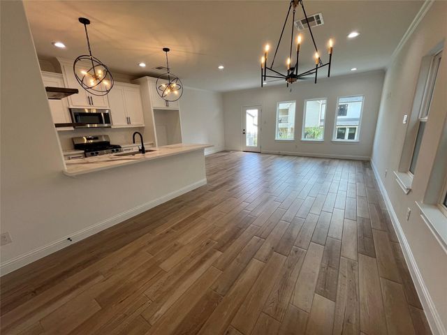 114 Capetown Circle, Montgomery, TX 77356