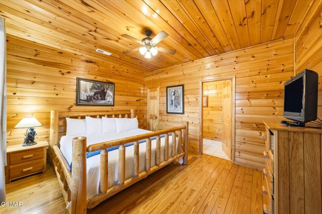 2022 Oakmont Drive, Sevierville, TN 37876