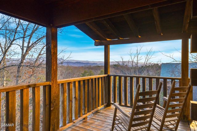 2022 Oakmont Drive, Sevierville, TN 37876