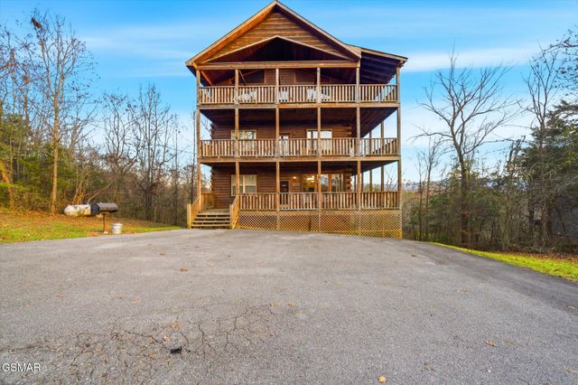 2022 Oakmont Drive, Sevierville, TN 37876