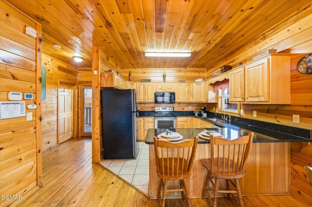 2022 Oakmont Drive, Sevierville, TN 37876
