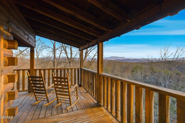 2022 Oakmont Drive, Sevierville, TN 37876