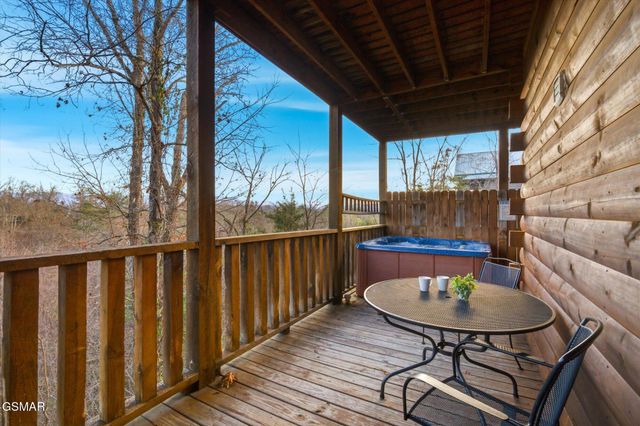 2022 Oakmont Drive, Sevierville, TN 37876