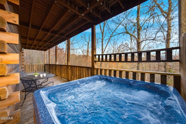 2022 Oakmont Drive, Sevierville, TN 37876