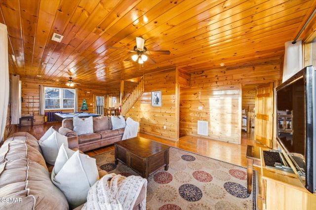 2022 Oakmont Drive, Sevierville, TN 37876