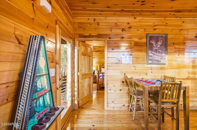 2022 Oakmont Drive, Sevierville, TN 37876