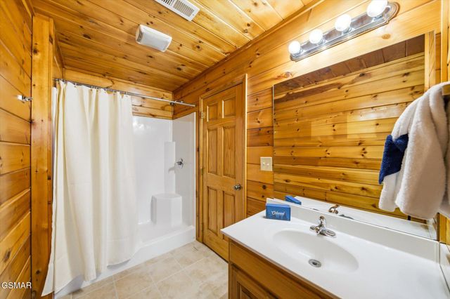 2022 Oakmont Drive, Sevierville, TN 37876