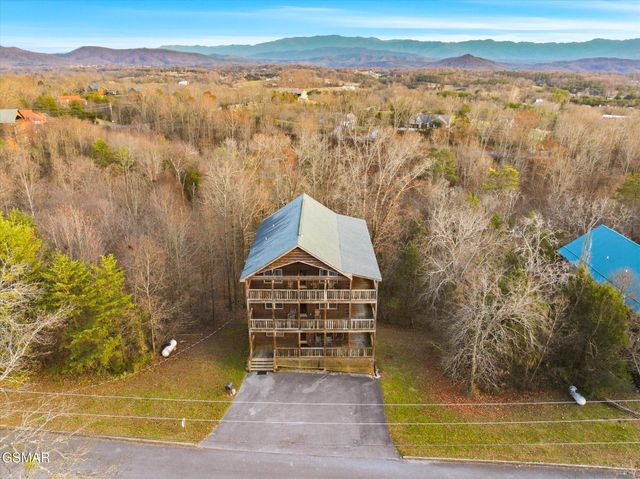 2022 Oakmont Drive, Sevierville, TN 37876