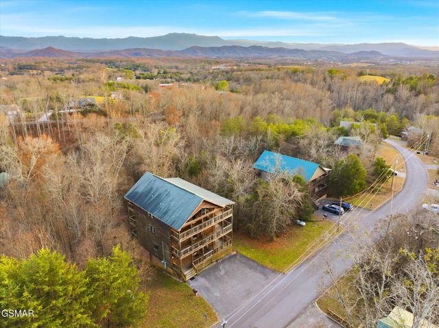 2022 Oakmont Drive, Sevierville, TN 37876