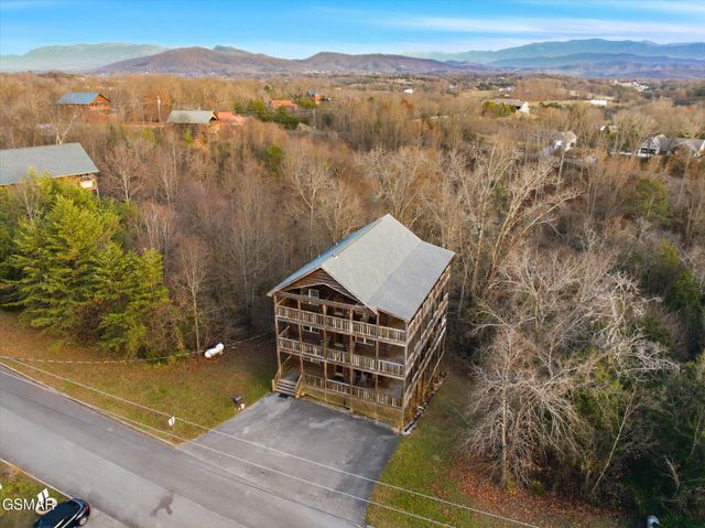 2022 Oakmont Drive, Sevierville, TN 37876