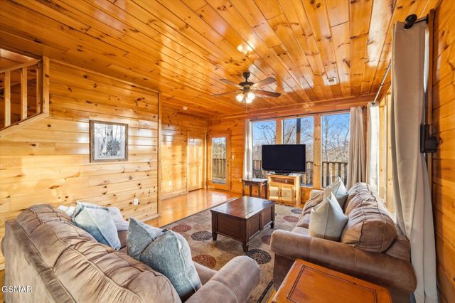 2022 Oakmont Drive, Sevierville, TN 37876