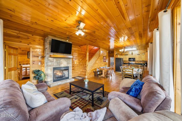 2022 Oakmont Drive, Sevierville, TN 37876