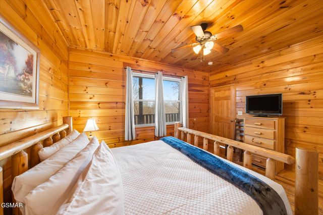 2022 Oakmont Drive, Sevierville, TN 37876