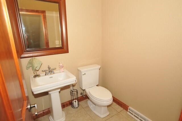 8334 Virginia CIRCLE, Waterford, WI 53185