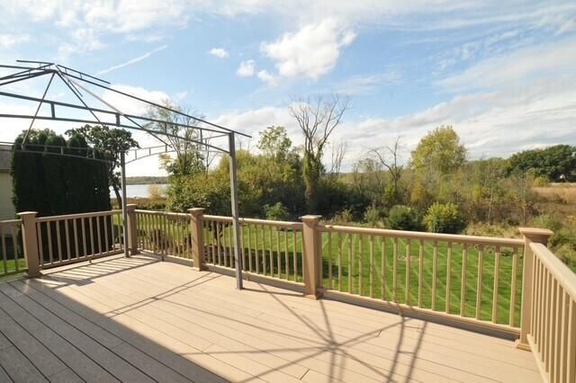 8334 Virginia CIRCLE, Waterford, WI 53185