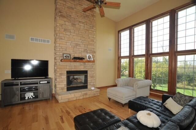 8334 Virginia CIRCLE, Waterford, WI 53185