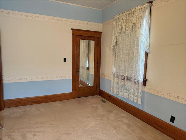 111 E Nodaway Street, Oregon, MO 64473