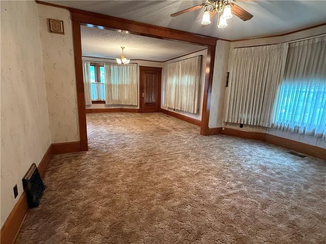 111 E Nodaway Street, Oregon, MO 64473