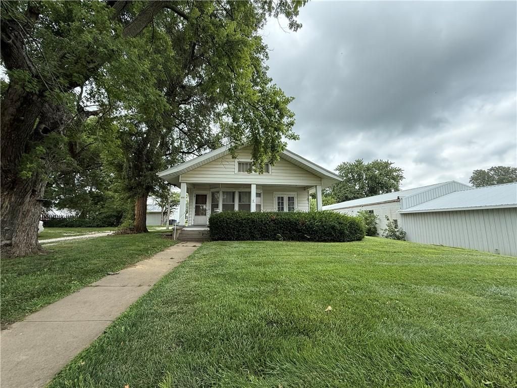 111 E Nodaway Street, Oregon, MO 64473