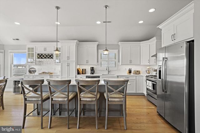 103 E MARINE LN, Long Beach, NJ 08008