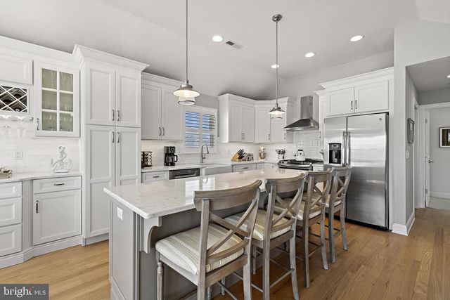 103 E MARINE LN, Long Beach, NJ 08008