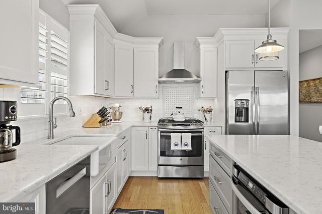 103 E MARINE LN, Long Beach, NJ 08008