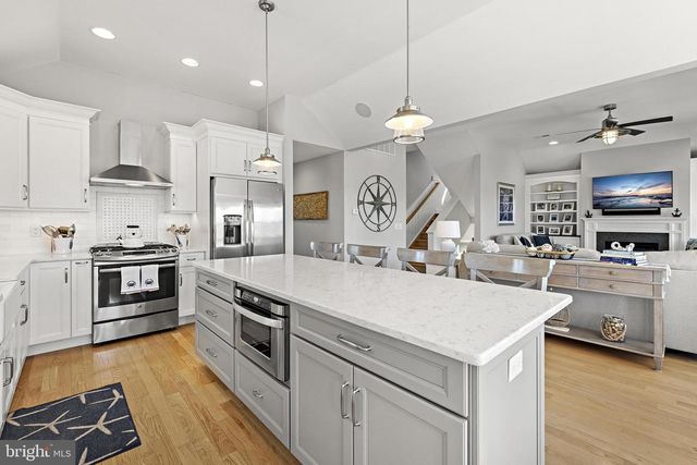 103 E MARINE LN, Long Beach, NJ 08008