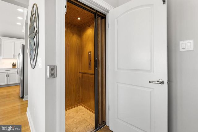 103 E MARINE LN, Long Beach, NJ 08008