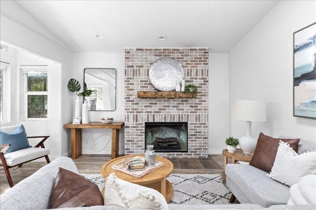 248 Coneflower Street, Encinitas, CA 92024
