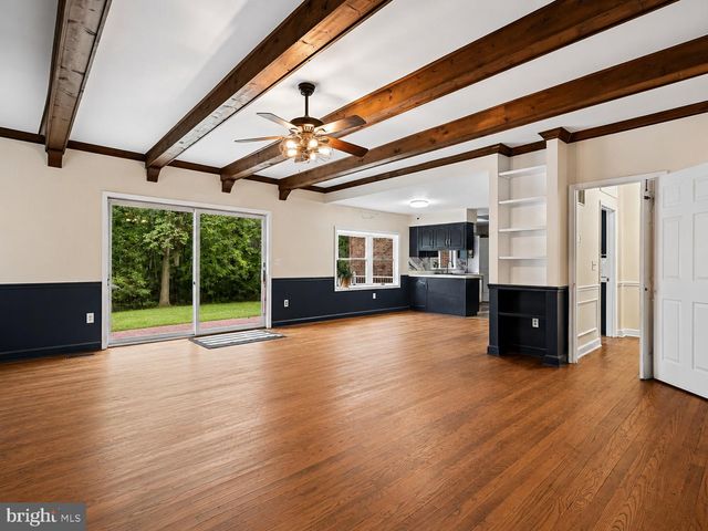 9935 HIGHLAND DR, Marshall, VA 20115