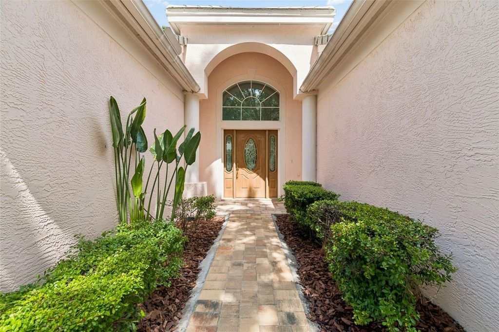 Image 11 of property listing at 4910 EBENSBURG DRIVE, Tampa, FL 33647