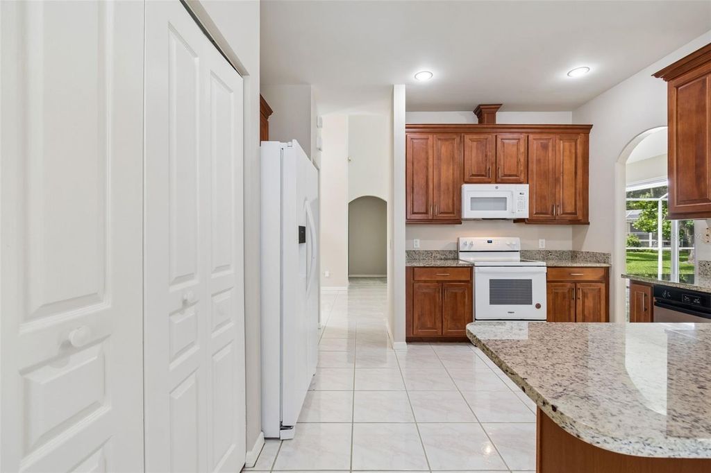 Image 20 of property listing at 4910 EBENSBURG DRIVE, Tampa, FL 33647