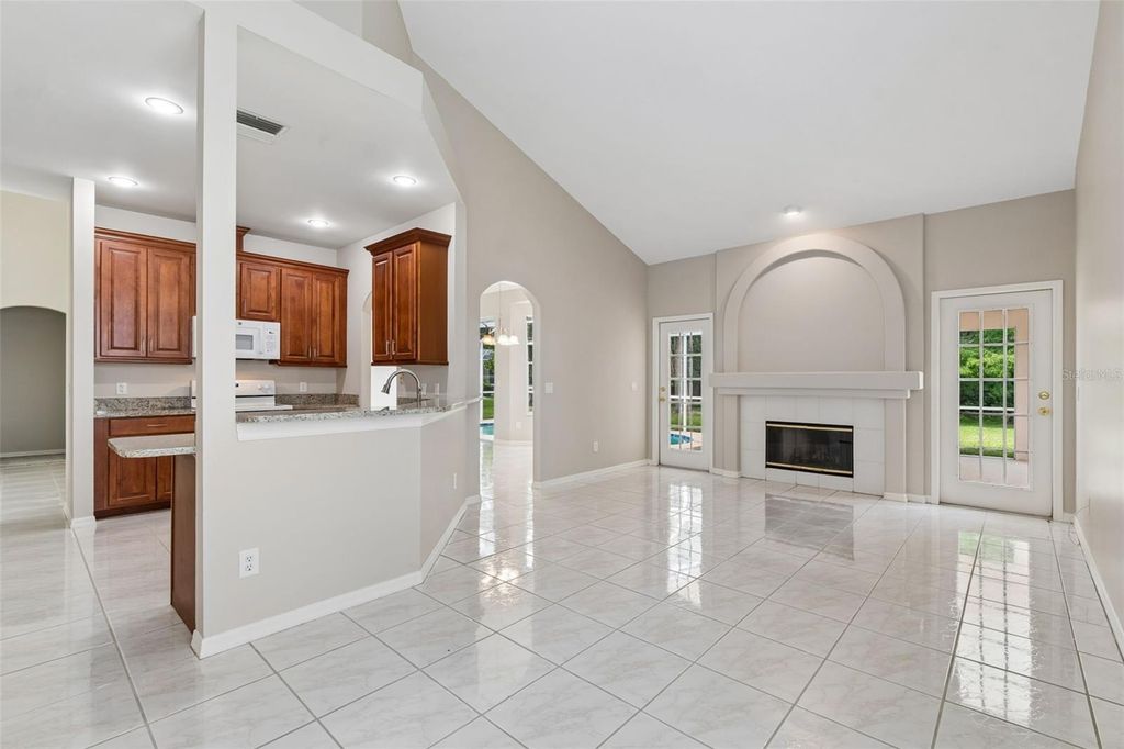 Image 25 of property listing at 4910 EBENSBURG DRIVE, Tampa, FL 33647