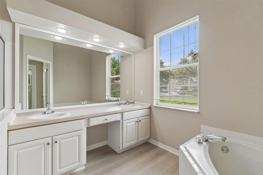 Image 31 of property listing at 4910 EBENSBURG DRIVE, Tampa, FL 33647