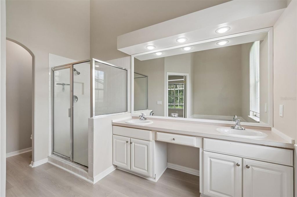 Image 32 of property listing at 4910 EBENSBURG DRIVE, Tampa, FL 33647