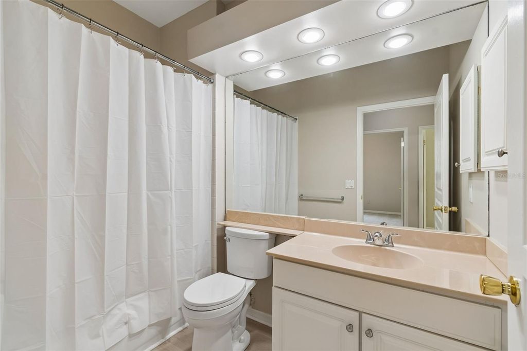 Image 37 of property listing at 4910 EBENSBURG DRIVE, Tampa, FL 33647