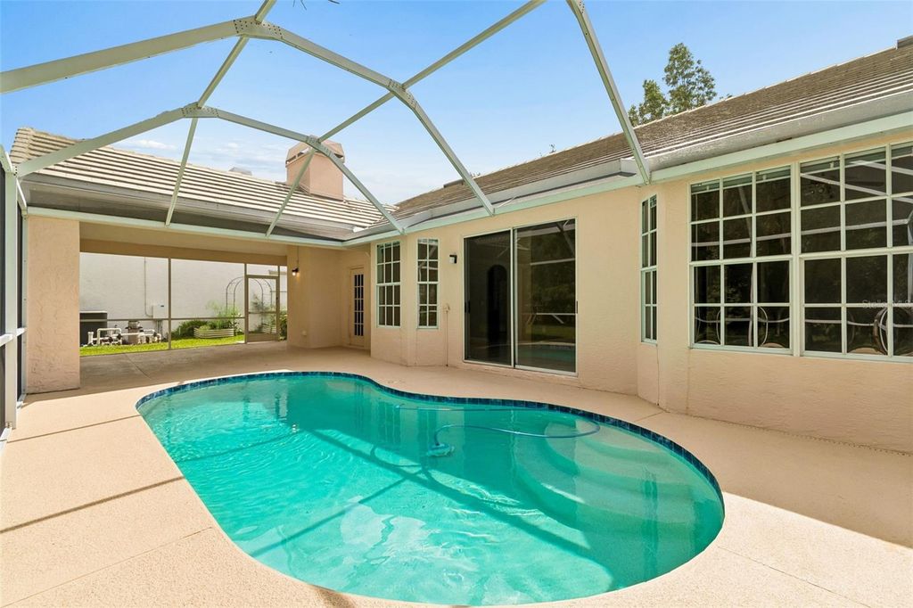 Image 46 of property listing at 4910 EBENSBURG DRIVE, Tampa, FL 33647