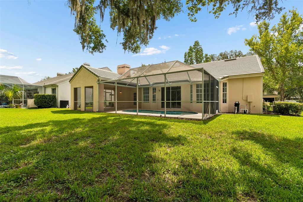Image 47 of property listing at 4910 EBENSBURG DRIVE, Tampa, FL 33647