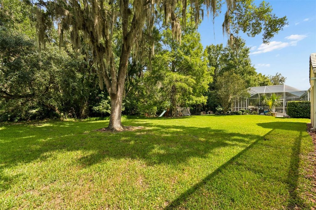 Image 49 of property listing at 4910 EBENSBURG DRIVE, Tampa, FL 33647