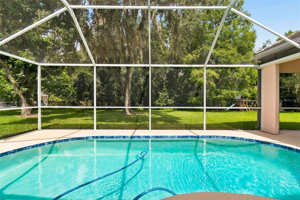 Image 6 of property listing at 4910 EBENSBURG DRIVE, Tampa, FL 33647