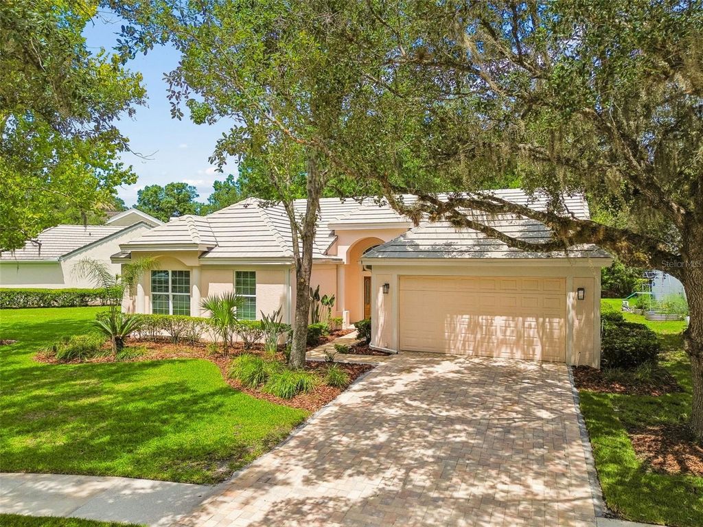 Image 52 of property listing at 4910 EBENSBURG DRIVE, Tampa, FL 33647