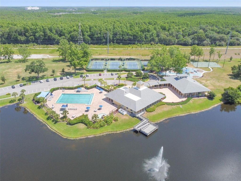 Image 60 of property listing at 4910 EBENSBURG DRIVE, Tampa, FL 33647