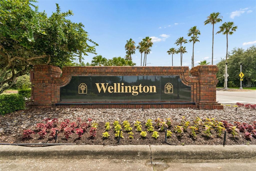Image 8 of property listing at 4910 EBENSBURG DRIVE, Tampa, FL 33647