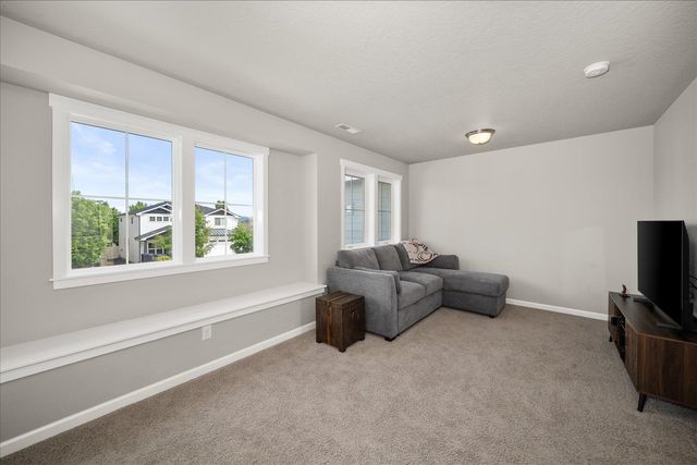 24870 E Stonecrest Ave, Liberty Lake, WA 99019